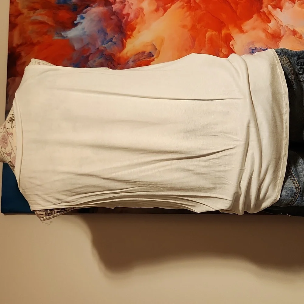 White tank top - Picture 2 of 3